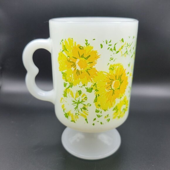 Correlle Cup Mug Set of 2 Yellow Floral Milk Glass Flowers Footed Finger Handle - Picture 3 of 10